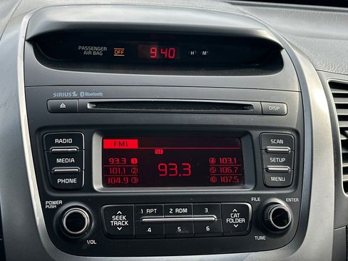 Used 2014 Kia Sorento LX image 12