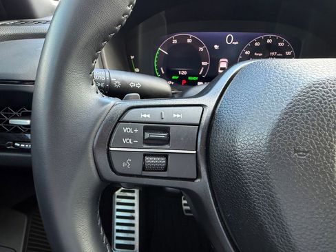 Used 2025 Honda Accord Sport image 27