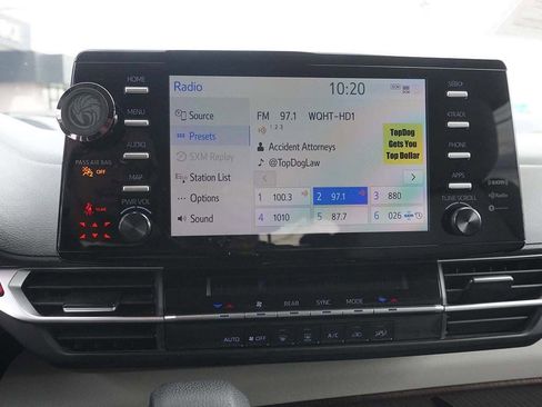 Used 2021 Toyota Sienna LE image 41