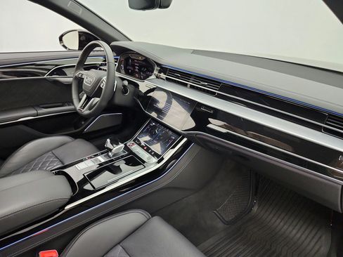 Used 2023 Audi S8 AWD/4WD image 30