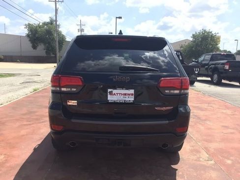 Used 2019 Jeep Grand Cherokee Trailhawk w/ Trailhawk Luxury Group image 4