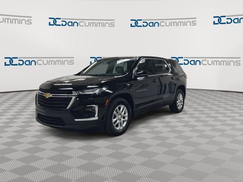Used 2023 Chevrolet Traverse LS FWD image 4