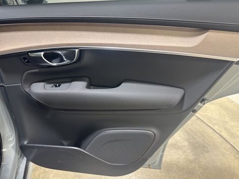 New 2026 Volvo XC90 T8 Plus w/ Protection Package Premier AWD/4WD image 23