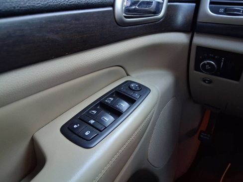 Used 2014 Jeep Grand Cherokee Laredo w/ Quick Order Package 23E AWD/4WD image 18