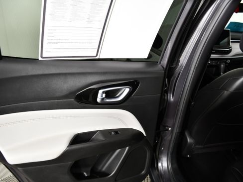 Used 2024 Jeep Compass Limited image 46