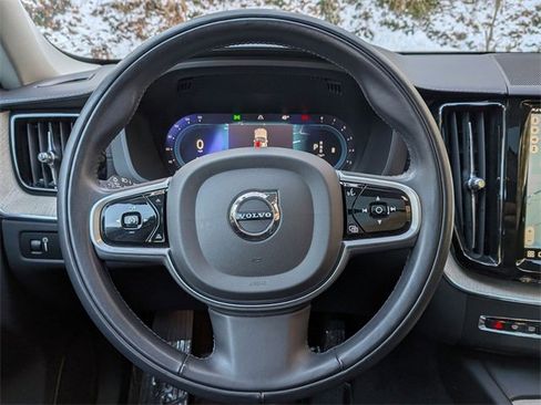 Certified 2022 Volvo XC60 B5 Inscription w/ Advanced Package image 15