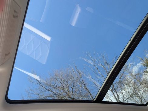 Used 2025 Volkswagen Atlas Peak Edition SE image 25