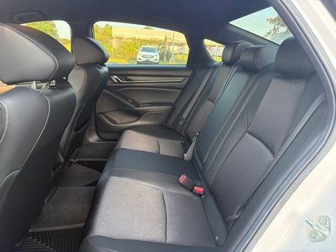 Used 2022 Honda Accord Sport image 9