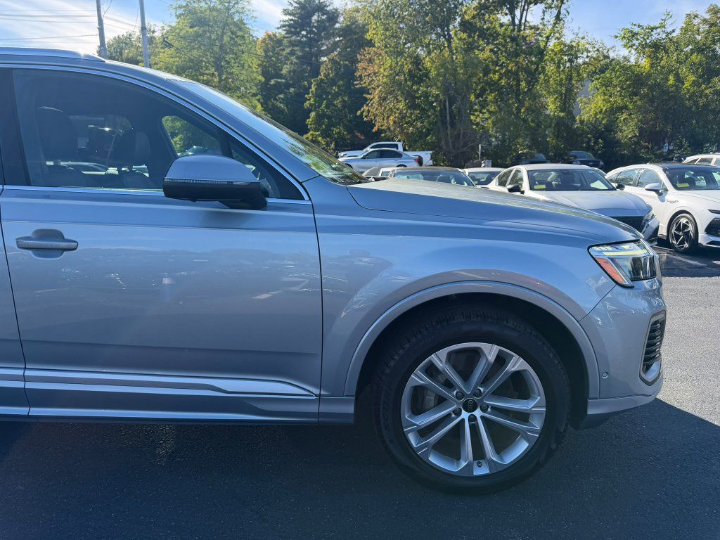 Used 2025 Audi Q7 3.0T Premium Plus AWD/4WD image 21