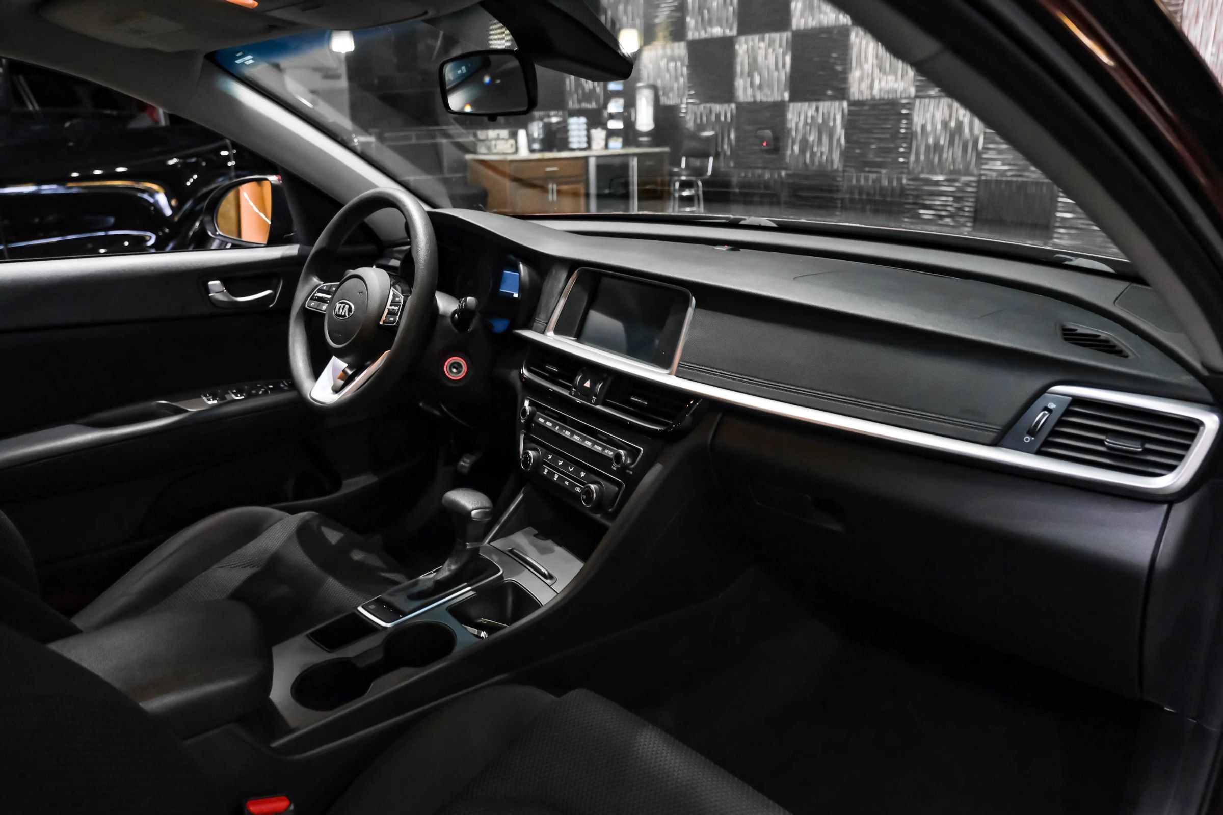 Used 2019 Kia Optima LX FWD image 10