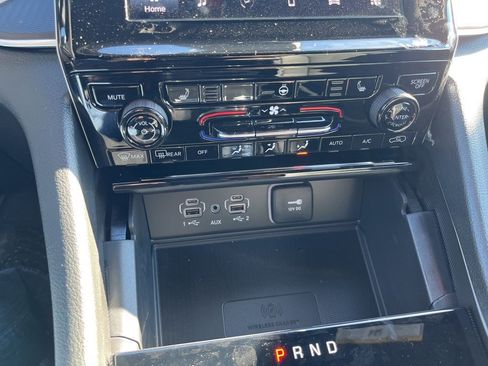 New 2025 Jeep Grand Cherokee Altitude image 23