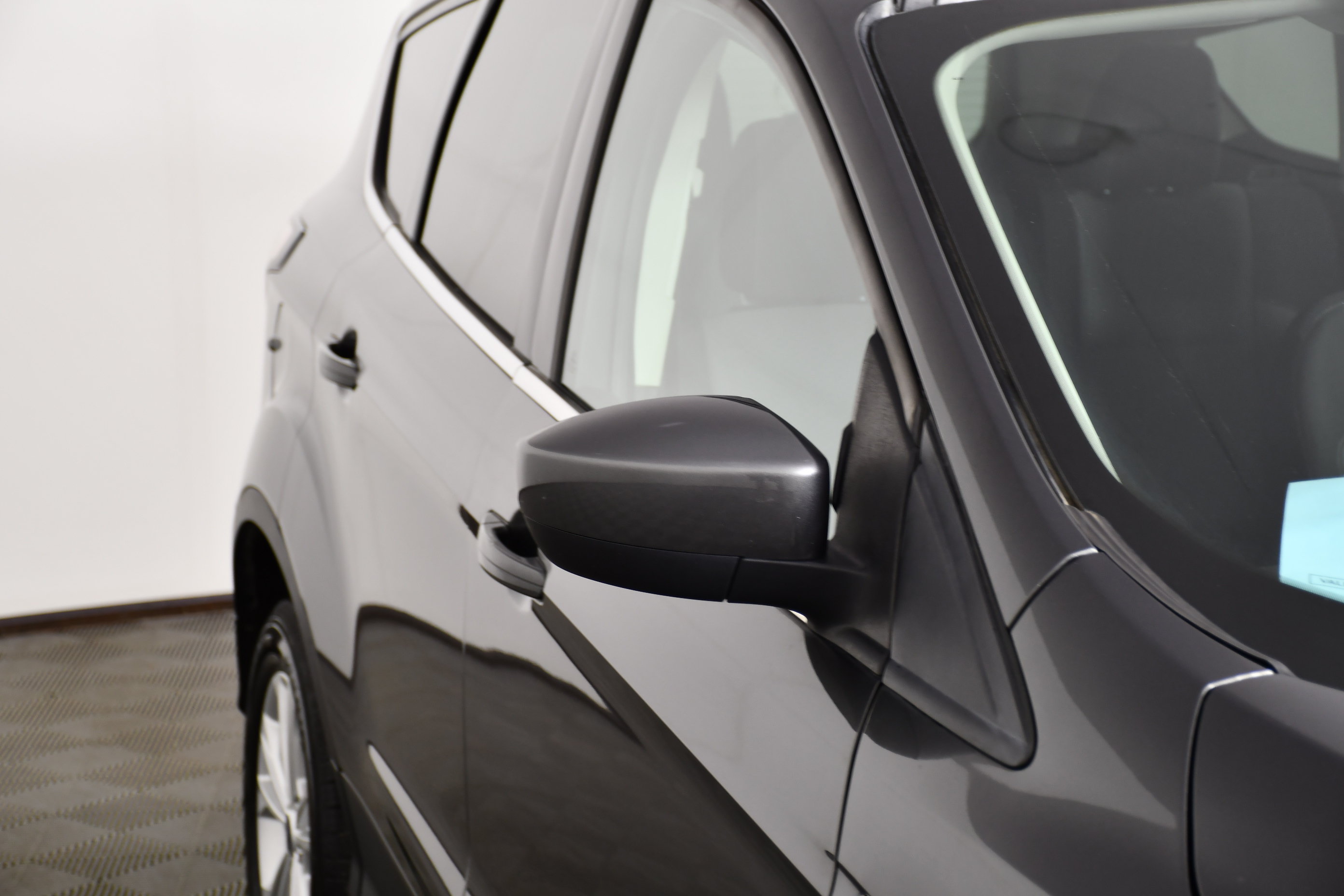 Used 2018 Ford Escape SE w/ SE Sync 3 Package AWD/4WD image 14