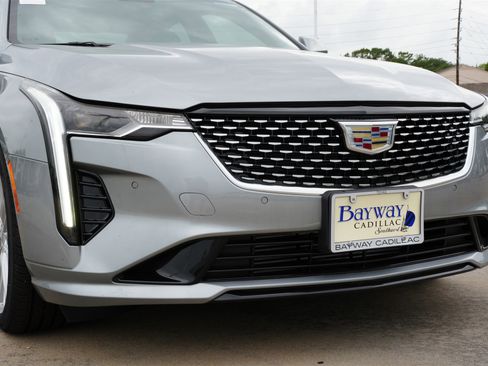 New 2025 Cadillac CT4 Premium Luxury image 28