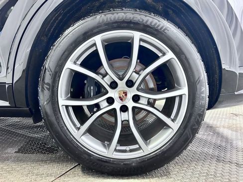 Certified 2026 Porsche Cayenne Coupe AWD/4WD image 41