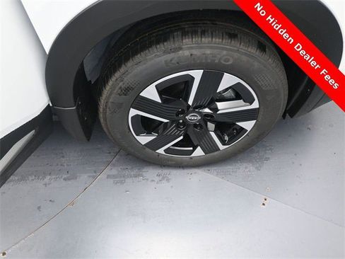 New 2025 Nissan Kicks SV image 33