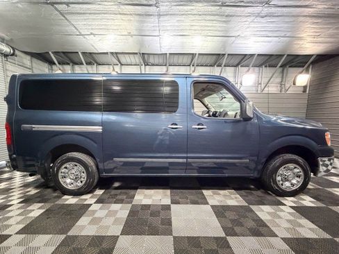 Used 2019 Nissan NV 3500 SL image 9