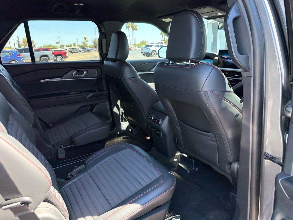 Used 2026 Ford Explorer ST-Line w/ ST-Line Street Pack RWD image 15