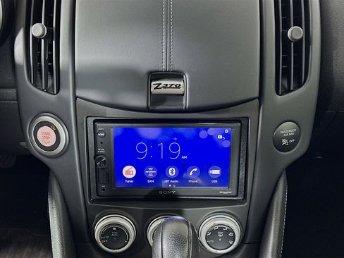 Used 2014 Nissan 370Z Coupe image 21