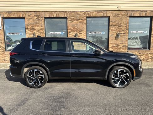 Used 2022 Mitsubishi Outlander SE AWD/4WD image 6