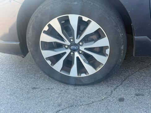 Used 2016 Subaru Outback 2.5i Limited AWD/4WD image 41