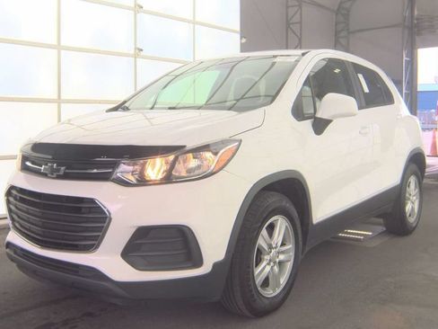 Used 2019 Chevrolet Trax LS w/ Tint and Cruise Package AWD/4WD image 15