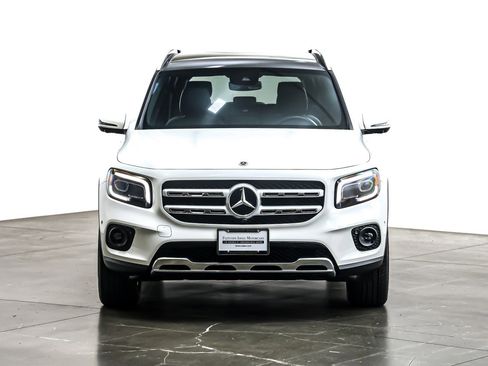 Used 2023 Mercedes-Benz GLB 250 image 4