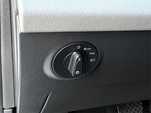 Certified 2023 Volkswagen Taos SE image 38