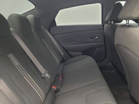 Used 2024 Hyundai Elantra SEL FWD image 19