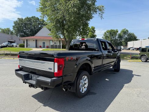 Used 2017 Ford F250 Platinum w/ Platinum Ultimate Package AWD/4WD image 17
