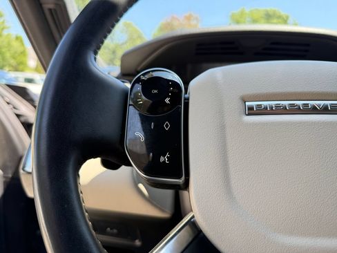 Used 2020 Land Rover Discovery Landmark AWD/4WD image 25