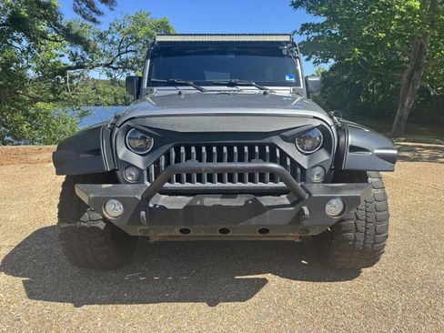 Used 2017 Jeep Wrangler Unlimited Sport w/ Quick Order Package 24S AWD/4WD image 13