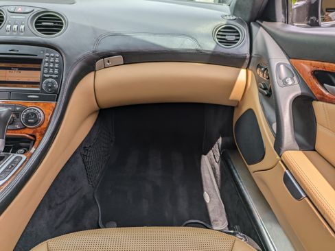 Used 2009 Mercedes-Benz SL 63 AMG image 17