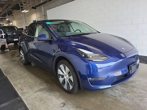 Used 2023 Tesla Model Y Long Range AWD/4WD image 3