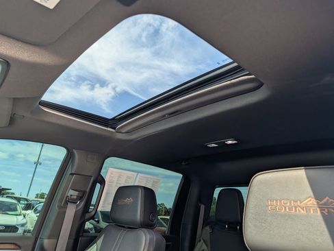 Used 2024 Chevrolet Silverado 2500 High Country w/ High Country Premium Package image 24