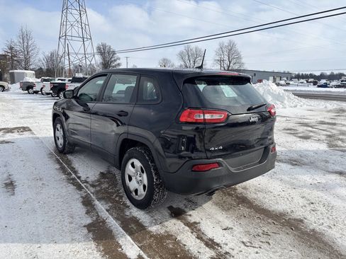Used 2016 Jeep Cherokee Sport w/ Cold Weather Group image 3