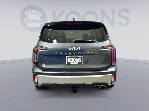 Used 2023 Kia Telluride EX w/ EX Captain's Chair Package image 5