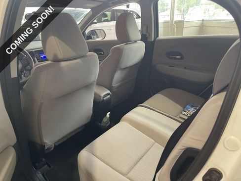 Used 2018 Honda HR-V LX image 13