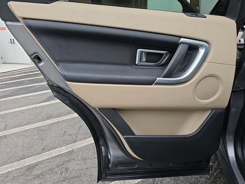 Used 2016 Land Rover Discovery Sport HSE AWD/4WD image 24