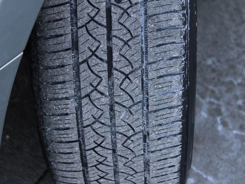 Used 2014 MAZDA MAZDA3 i Sport image 13