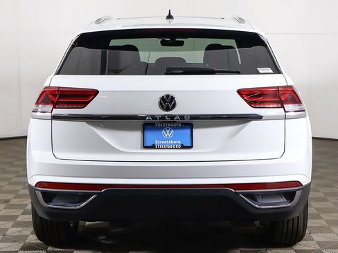 Used 2023 Volkswagen Atlas Cross Sport SE w/ Panoramic Sunroof Package image 12