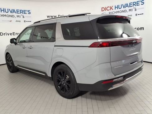 Used 2024 Kia Carnival SX FWD image 6