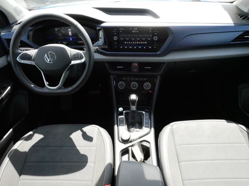 Certified 2023 Volkswagen Taos SE w/ Panoramic Sunroof Package AWD/4WD image 10