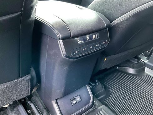 Used 2023 Toyota Highlander LE image 34