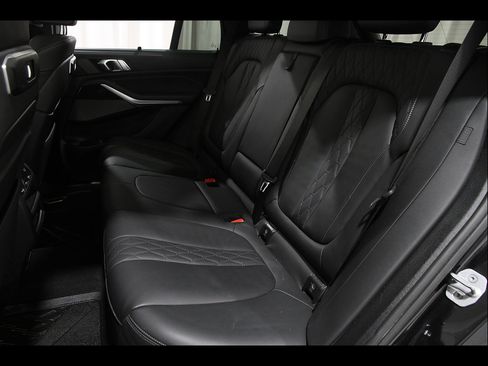 Used 2024 BMW X5 xDrive40i w/ Executive Package AWD/4WD image 19