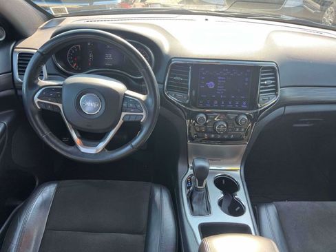Used 2019 Jeep Grand Cherokee Altitude AWD/4WD image 17
