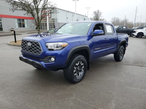 Certified 2023 Toyota Tacoma TRD Off-Road image 2