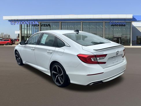 Used 2022 Honda Accord Sport image 3