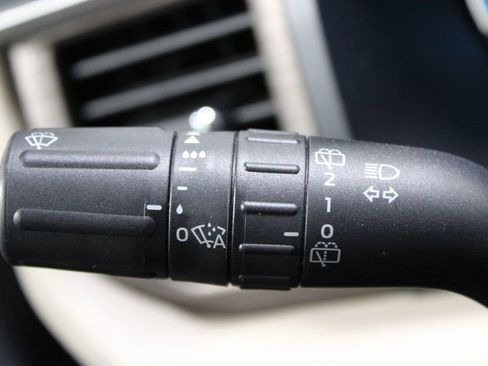 Used 2024 Ford Expedition Limited image 29