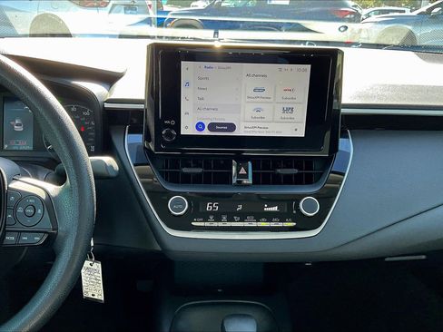 Used 2025 Toyota Corolla LE image 15