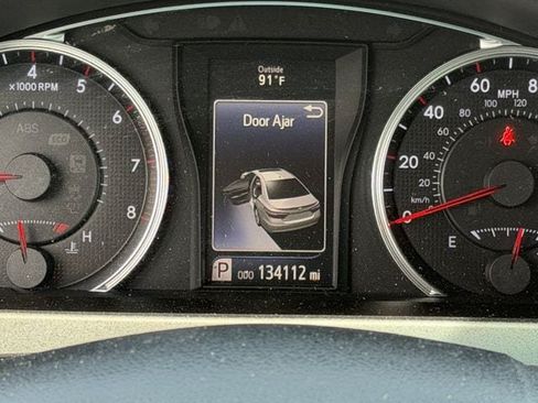 Used 2015 Toyota Camry SE FWD image 16